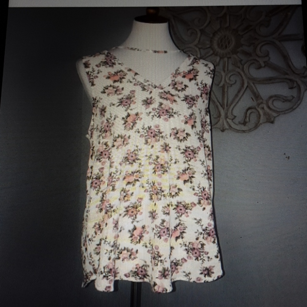 GRAYSON THREADS FLORAL PRINT TOP